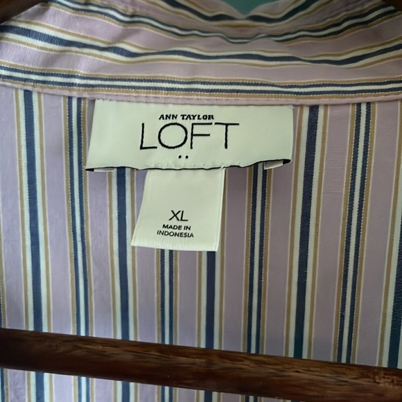 LOFT soft purple Striped Cap Sleeve Blouse - Size xl - Picture 3 of 4